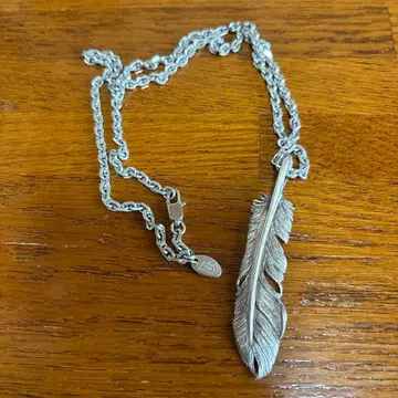 SAAD 페더 목걸이