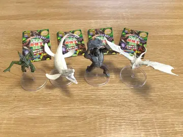 UMA 최강왕 도감 피규어 4개 세트