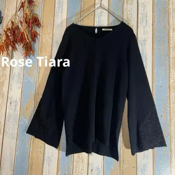 [ Rose Tiara ] 개성있는 블랙 니트 플레어 소매 자수 V넥 M