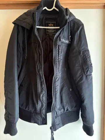 ALPHA IND. 블랙 MA-1 플라이트 자켓 M 사이즈