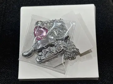 돈키 시크릿 반짝반짝 빛나는 펜던트 시나모롤 시나몬