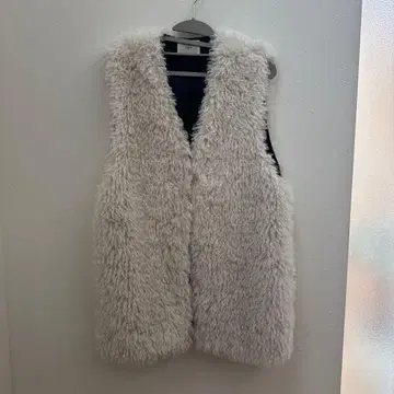 새상품급 IENA 컬리 퍼 지레 퍼 베스트 화이트