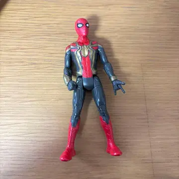 타이탄 히어로 스파이더맨 인테그레이티드 수트 피규어