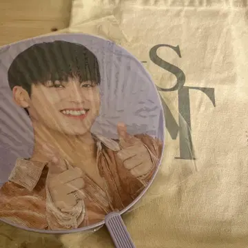 SEVENTEEN 토트백과 MINGYU 부채