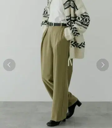 턱 와이드 팬츠 KHAKI 36 사이즈 어반 리서치