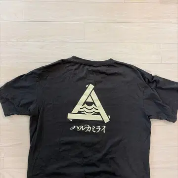 하루카미라이 초대 로고 T셔츠 흑먹색