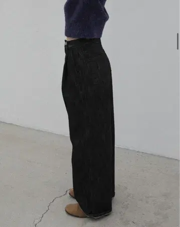 OHOTORO Curve Tucked Jeans