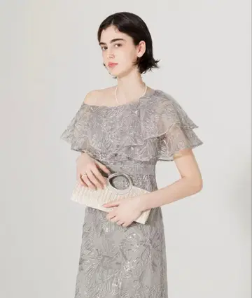 LEJA 프릴 오프숄더 스팽글 허리 마크 슬릿