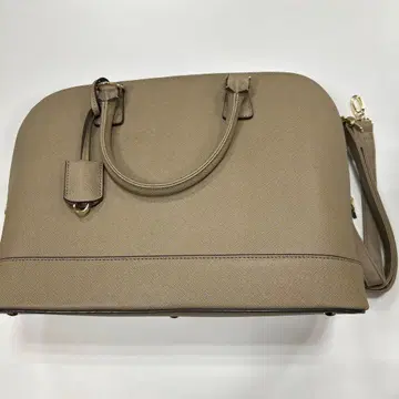 베이지 합성 피혁 핸드백