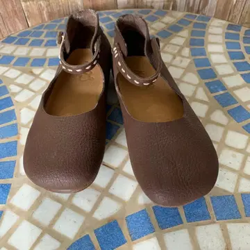 Koo's 브라운 스트랩 신발