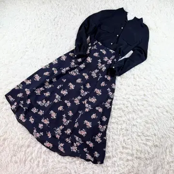코디 세트 네이비 블라우스 꽃무늬 스커트