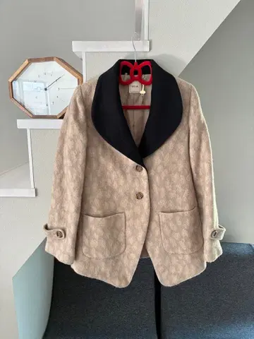 [ 새상품급 ] 여성용 울 자켓 베이지 핑크 레오파드 무늬