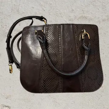 다크 브라운 가죽 핸드백