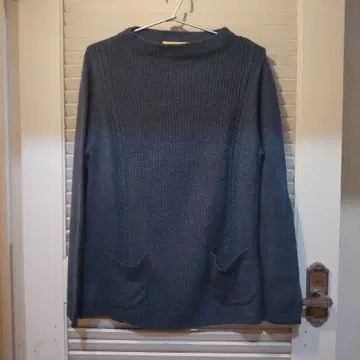 TRIPLE ARROWS 인디고 컬러 스웨터