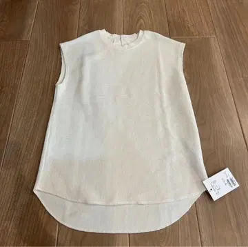 리브 드와 슬리브리스 화이트 티셔츠