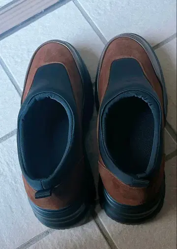 [ yomo셀렉 ] 스웨이드 조 볼륨 슬립온