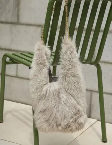 Whim Gazette 즉시 완판 한정판 토스카나 무스탕 체인 BAG