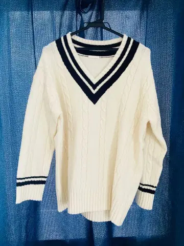 V넥 스웨터 긴팔