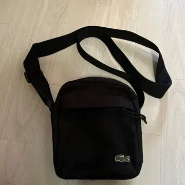 Lacoste 블랙 숄더백