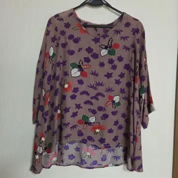 보라색 꽃무늬 오분 소매 튜닉