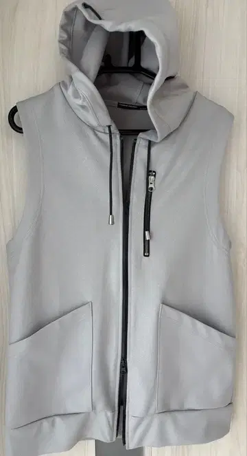 그레이 후드 부착 슬리브리스 베스트 44 [ S ] 사이즈