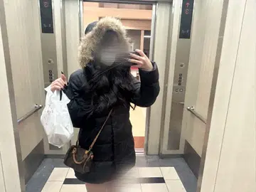 퍼 달린 블랙 다운 자켓 갸루 스트릿