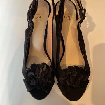 블랙 플라워 장식 웨지 샌들 24.0cm