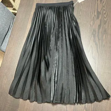 Mila Owen 블랙 플리츠 롱 스커트