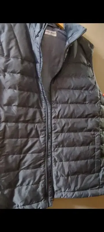 그레이 다운 베스트 슬리브리스