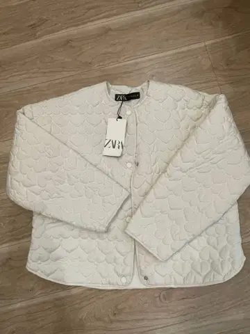 [ 택 포함 새상품 ] ZARA 하트 퀼팅 자켓 S 화이트