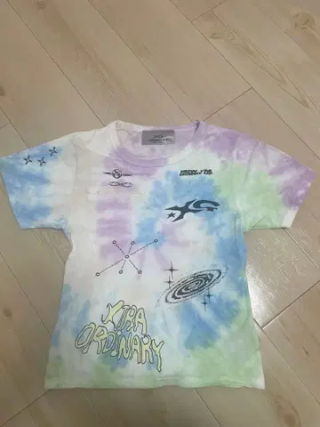 XG XTRA ORDINARY 타이다이 티셔츠