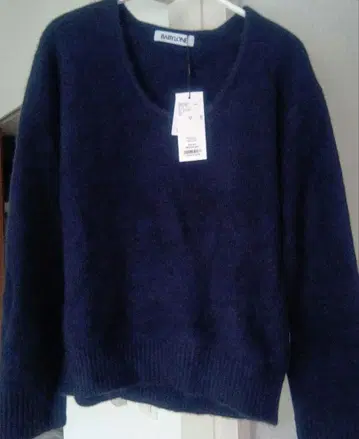 BABYLONE 네이비 긴팔 스웨터