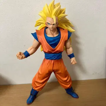 초사이어인 갓 SS 손오공 피규어