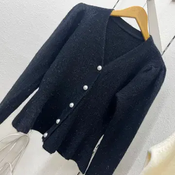 블랙 펄 버튼 니트 가디건 페플럼