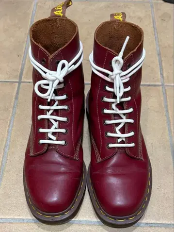 새상품급! 레어! 닥터마틴 8홀 체리 레드 잉글랜드제 UK7