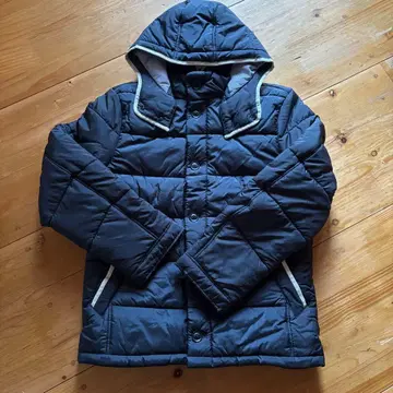 네이비 후드 부착 다운 자켓