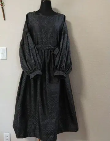 오시마 명주 리메이크 다크 그레이 볼륨 슬리브 원피스