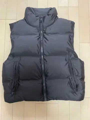 ZARA 블랙 다운 베스트