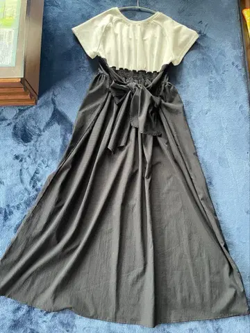 CLASSICAL ELF 화이트/블랙 플레어 스커트