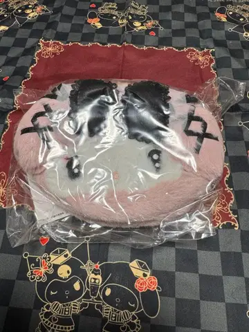 마이멜로디 후와후와 페이스 파우치