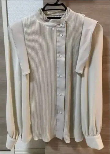 UNITED TOKYO 유나이티드 도쿄 플리츠 긴팔 블라우스