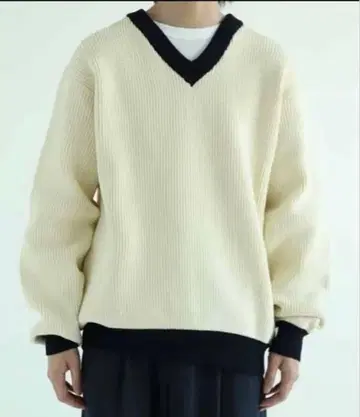 LOGAN V넥 리브 스웨터