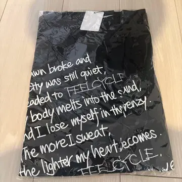 [ 미사용 새상품 ] feelcycle 블랙 텍스트 프린트 T셔츠