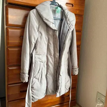 axes femme 그레이지 다운 자켓 중고