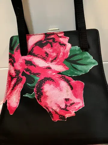 유키 토리이 빨간 장미 프린트 파티 백