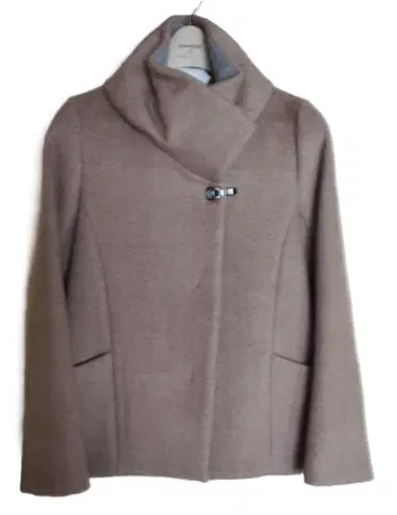 Modify (WORLD) 샤기 스탠드 카라 숏코트