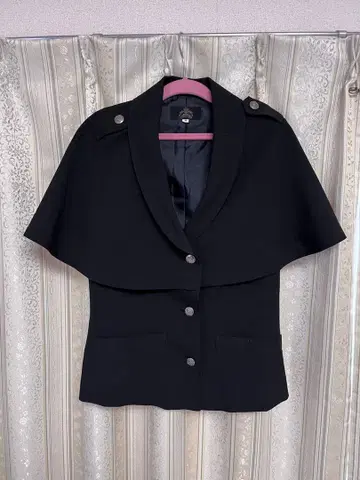 MIHO MATSUDA 케이프 부착 베스트 미호마츠다