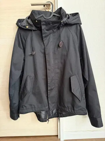 블랙 후드 부착 캐주얼 자켓