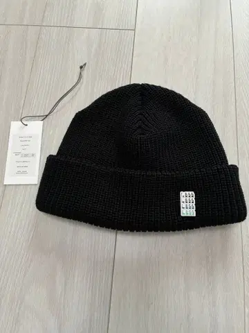 CLESSTE 니트 캡 위드 핀즈 블랙