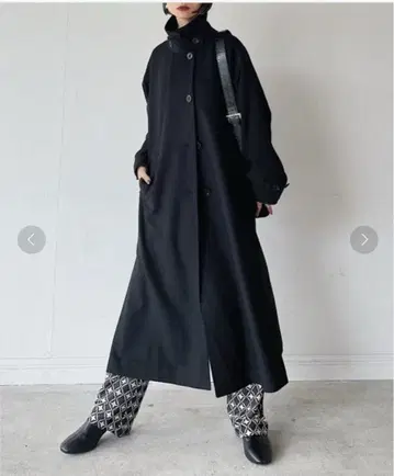 PAGEBOY 스탠드넥 울 체스터 코트 블랙